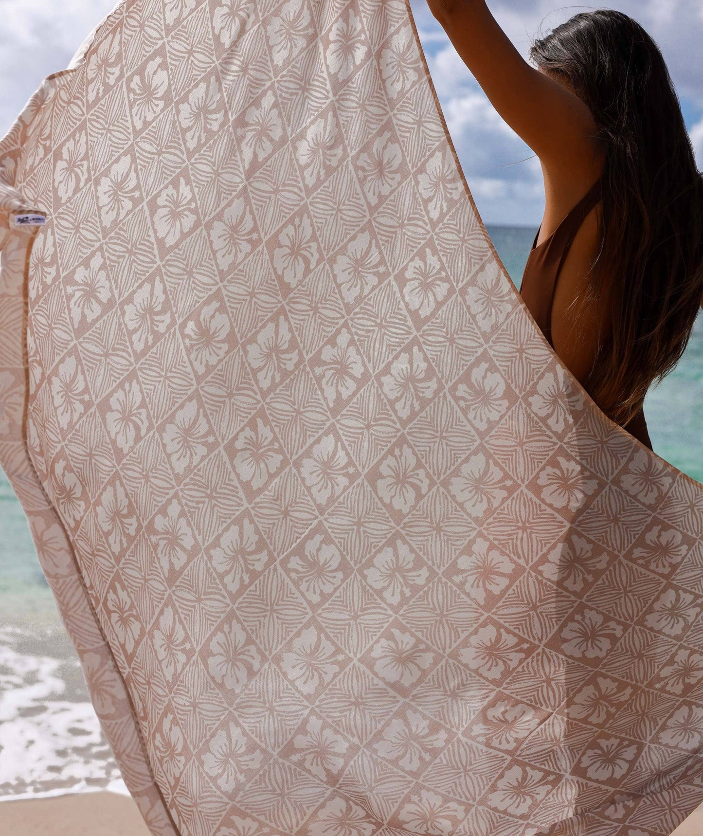 Local Motion Hibiscus Tile Pareo