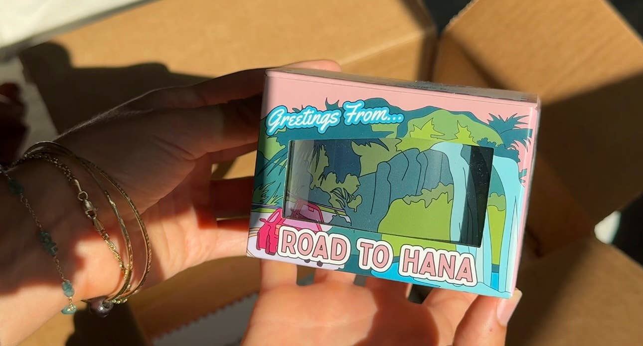 Postcards Road to Hana Hawaii Scented Destination Candle