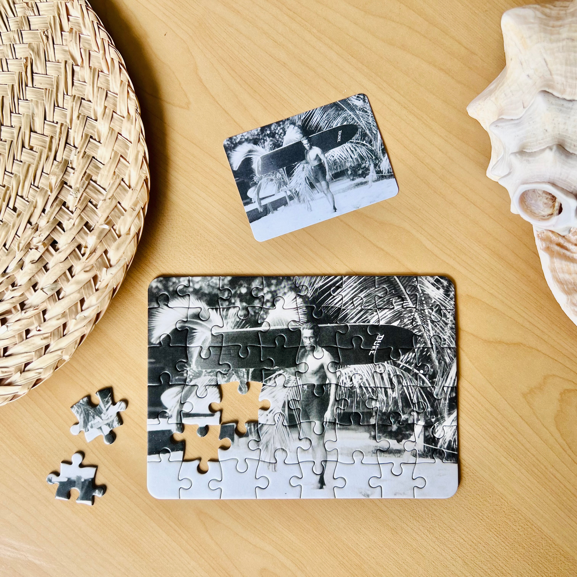 Surf Shack Puzzles Duke Kahanamoku Postcard Puzzle (pieces)