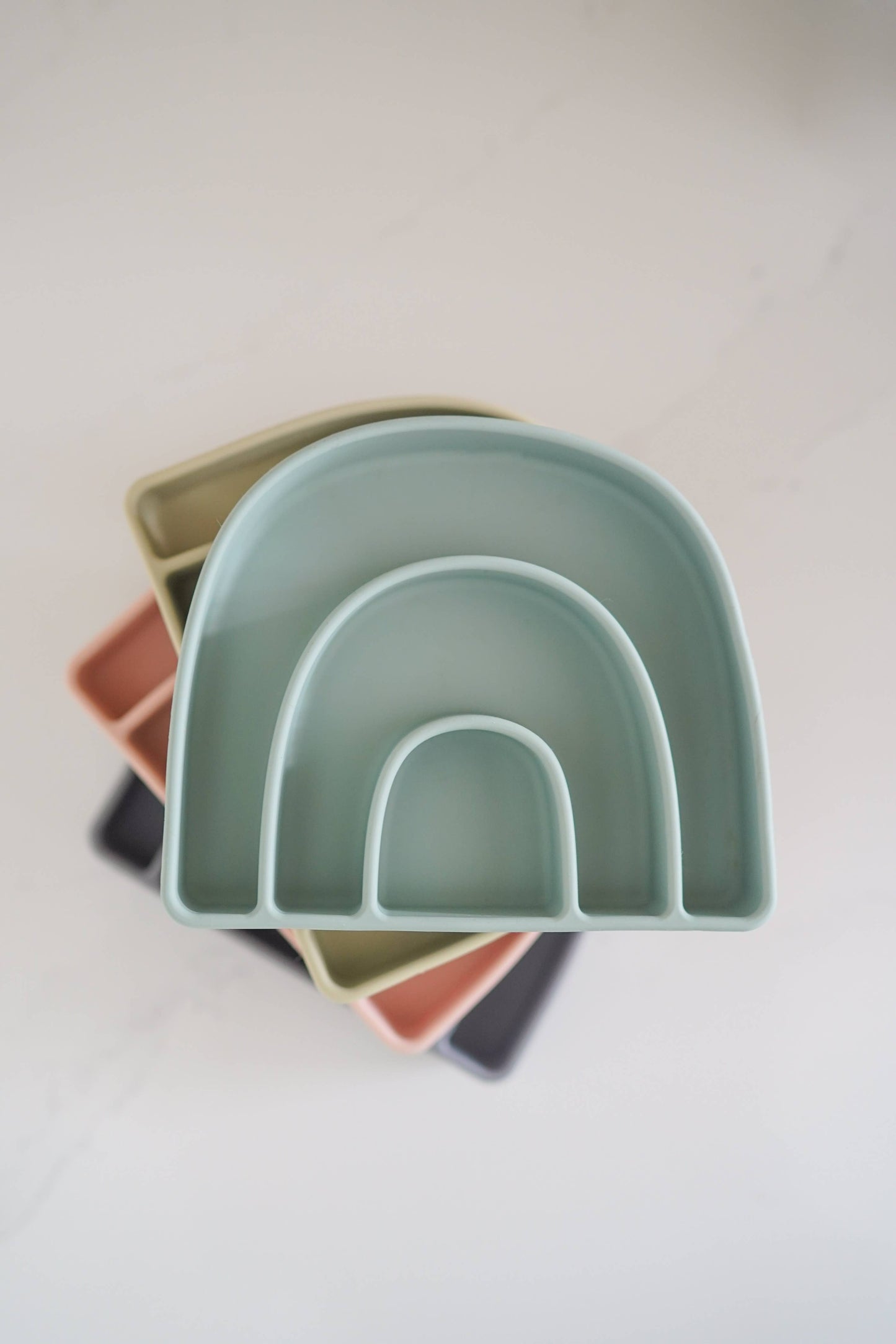 ava oliver Rainbow Plate | Mint (variety)