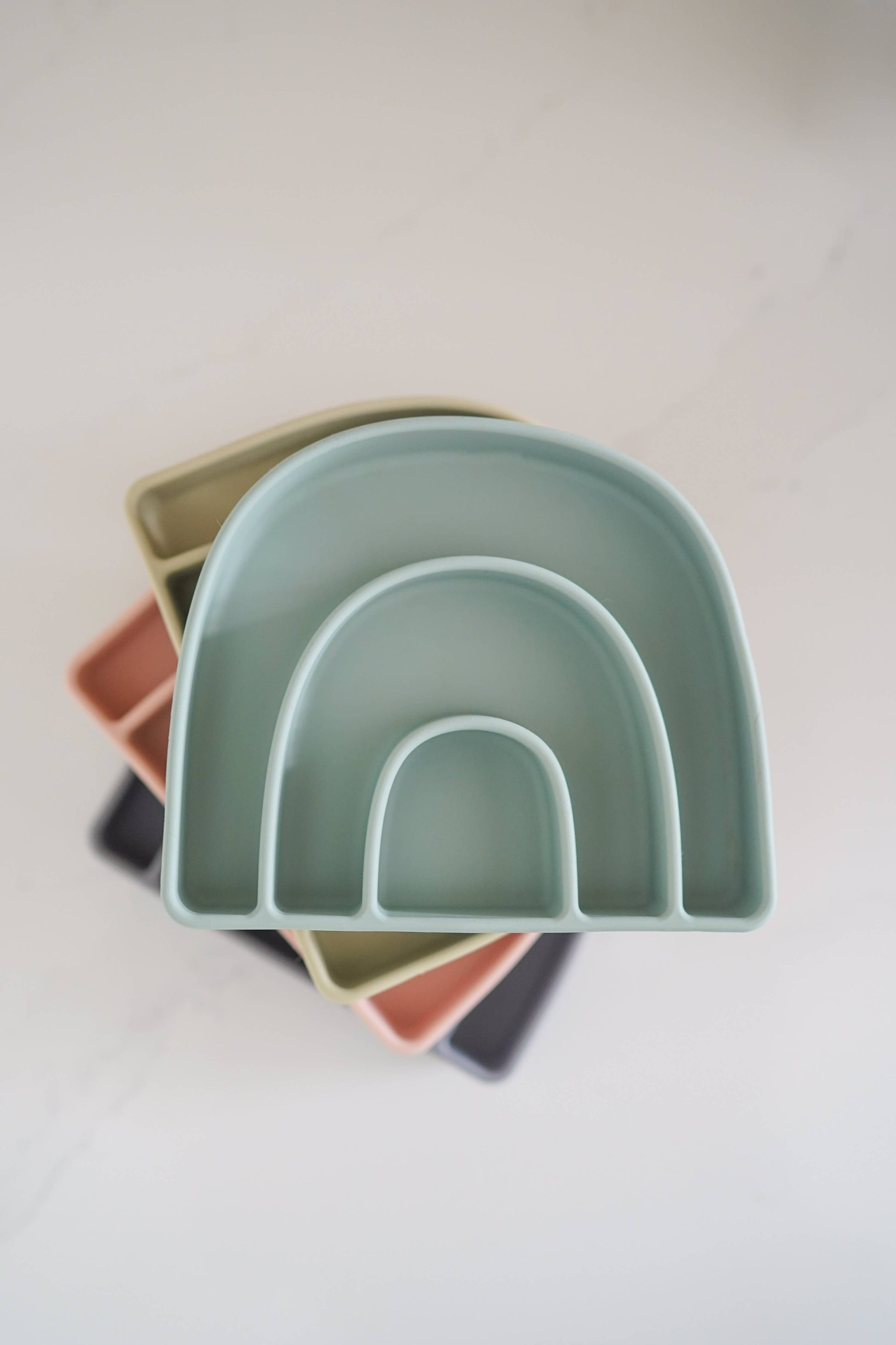 ava oliver Rainbow Plate | Mint (variety)