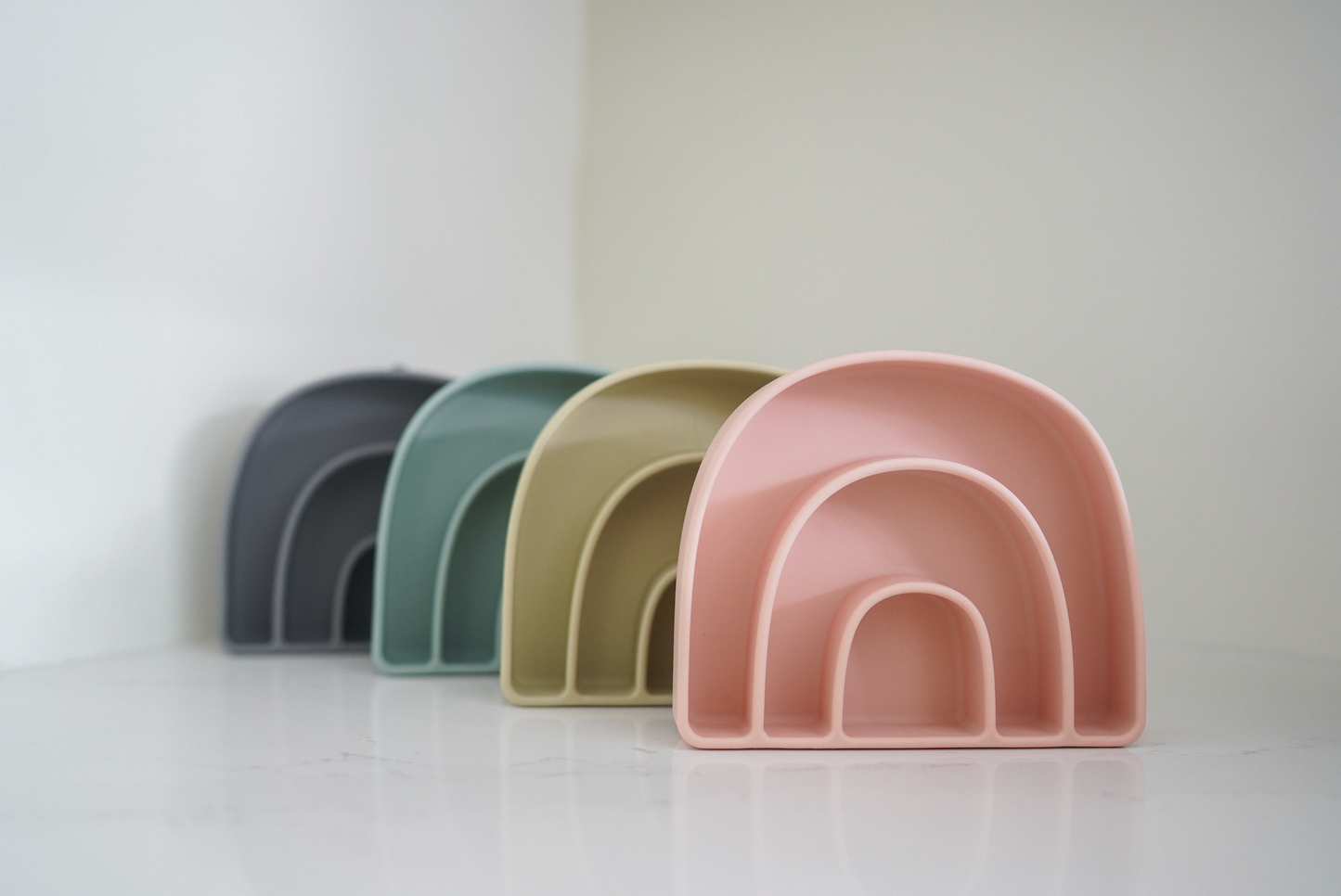ava oliver Rainbow Plate | Mint (variety)